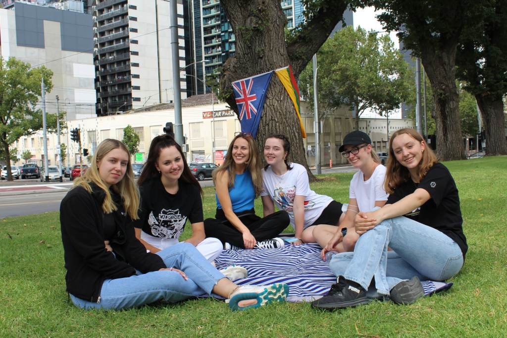 V-16 BBQ and Picnic – Flagstaff Gardens, Melbourne